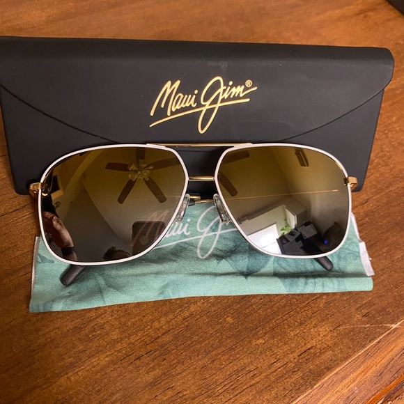 Maui Jim - Picture 3 of 3